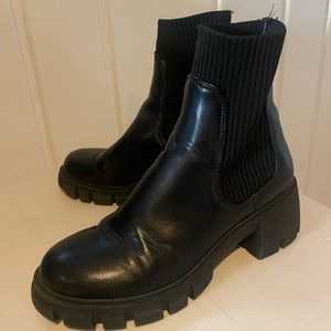 Steve Madden Hutch 7.5 black slip on boot is perfect with everything!